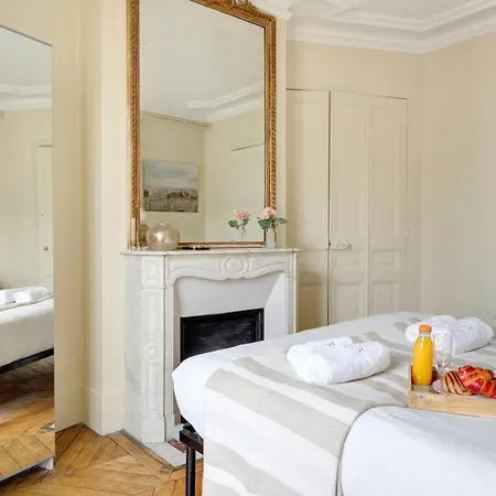 Apartment La Plume A Haven Of Peace In Montorgueil Paris